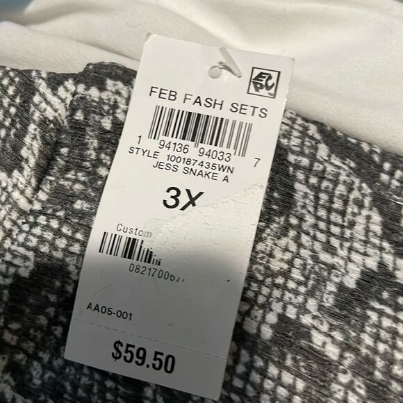 NWT- Bar lll - 3X. Snake Print Wide Leg Pant - Picture 6 of 9